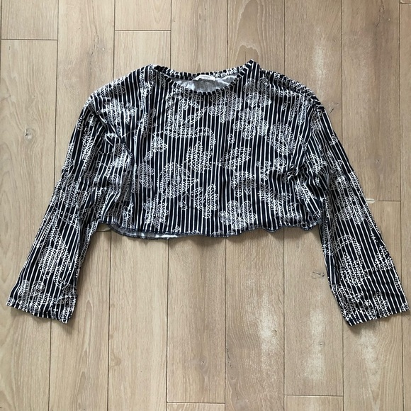 Zara Floral Print Stripe Cropped Long Sleeve Top in Navy & White Size M - Picture 1 of 9